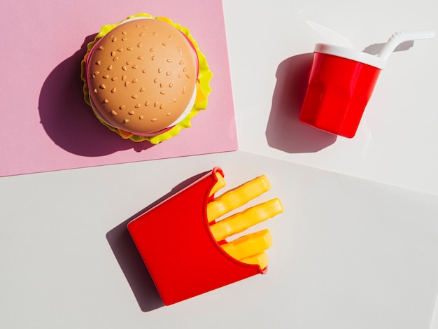 Vista dall'alto assortimento di fast food falsi