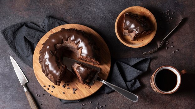 Vista dall'alto del concetto di torta al cioccolato