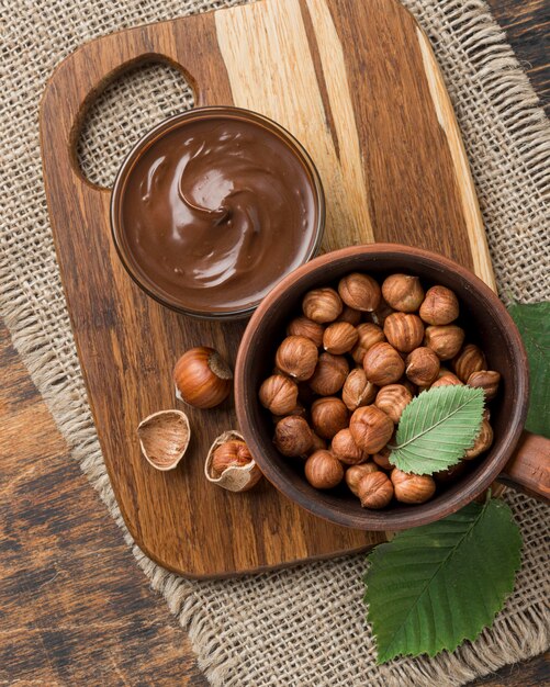 Vista dall'alto del delizioso cioccolato alla nocciola