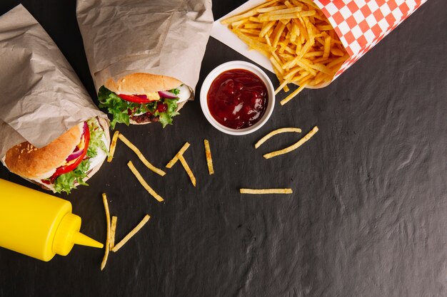 Vista dall&#39;alto del fast food con spazio