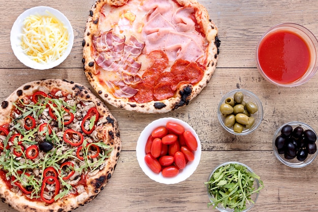 Vista dall'alto deliziosa composizione di pizza