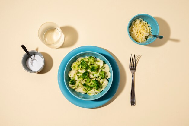 Vista dall'alto deliziosa disposizione di pasta