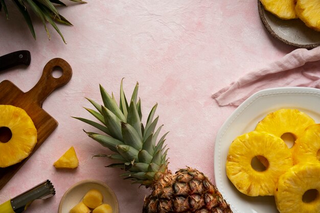 Vista dall'alto deliziosa natura morta di ananas