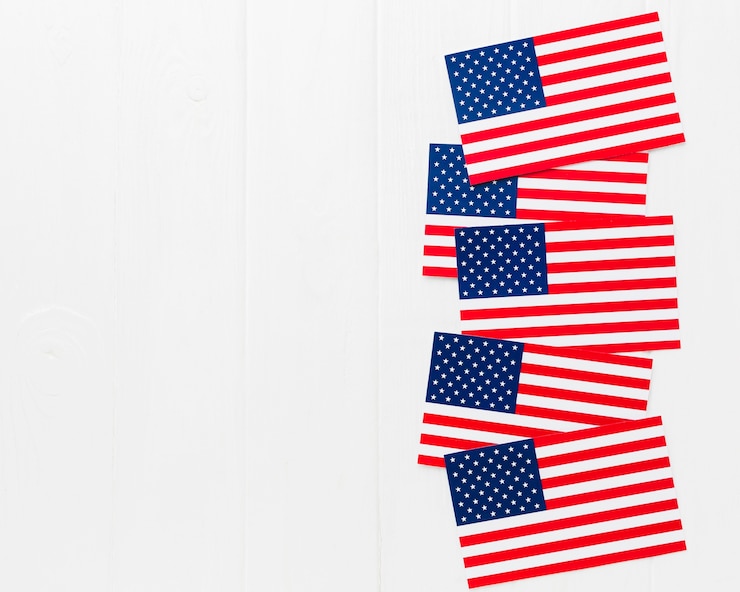 Foto gratuito vista dall'alto di bandiere americane con spazio di copia