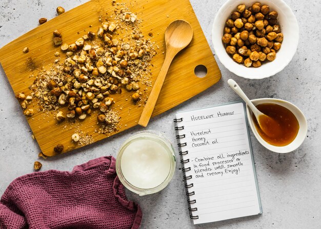 Vista dall'alto di ingredienti alimentari con ceci