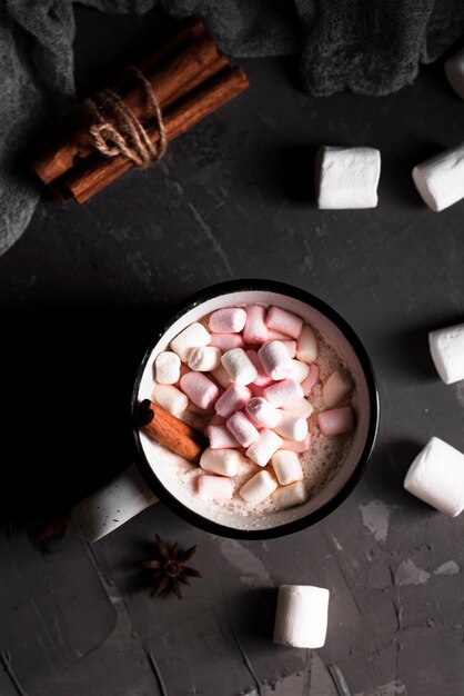 Vista dall'alto di marshmallows drink