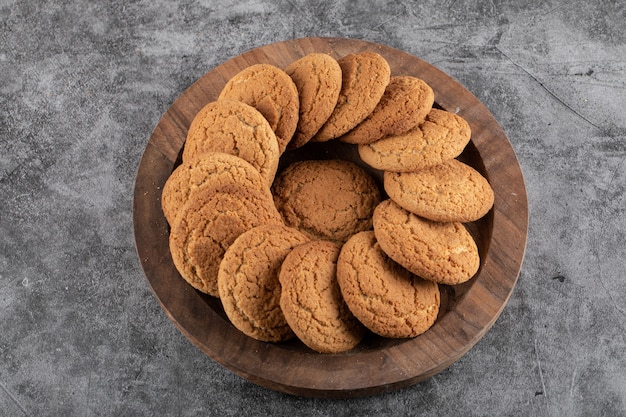 Vista dall'alto di uno spuntino delizioso. Biscotti fatti in casa.