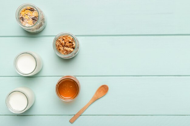 Vista dall'alto ingredienti per la colazione sana