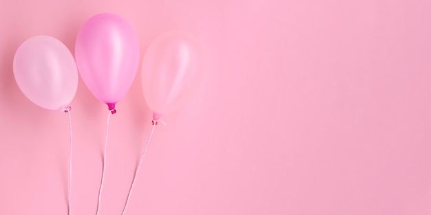 Vista dall'alto palloncini rosa con spazio di copia