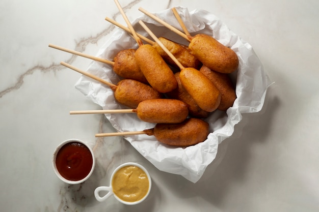 Vista dall'alto sul delizioso corn dog