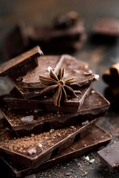 Vista del primo piano del concetto delizioso del cioccolato