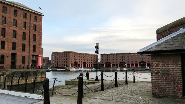 Vista del Royal Albert Dock a Liverpool Regno Unito