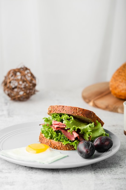 Vista dell'angolo alto del panino sano