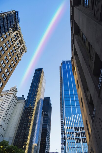 Vista dell'arcobaleno nel cielo
