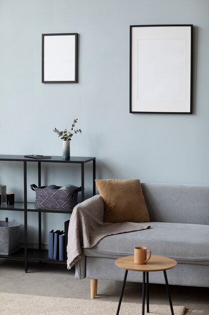 Vista di cornici per foto in casa con interior design