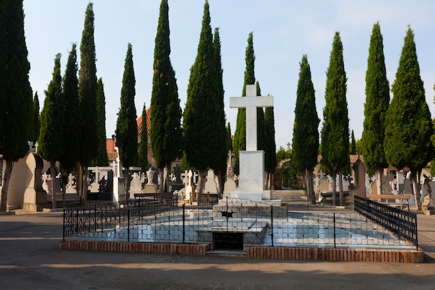 Vista di giorno del cimitero. Teruel