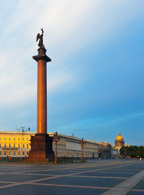 Vista di San Pietroburgo. La colonna Alexander
