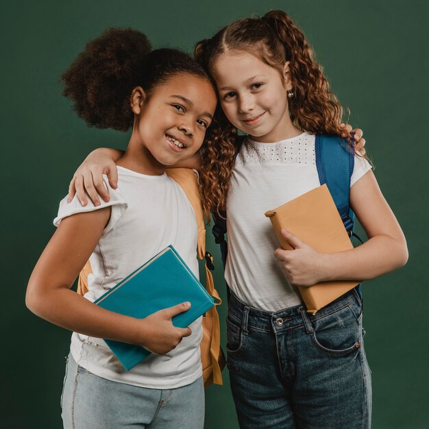 Vista frontale dei colleghi femminili della scuola