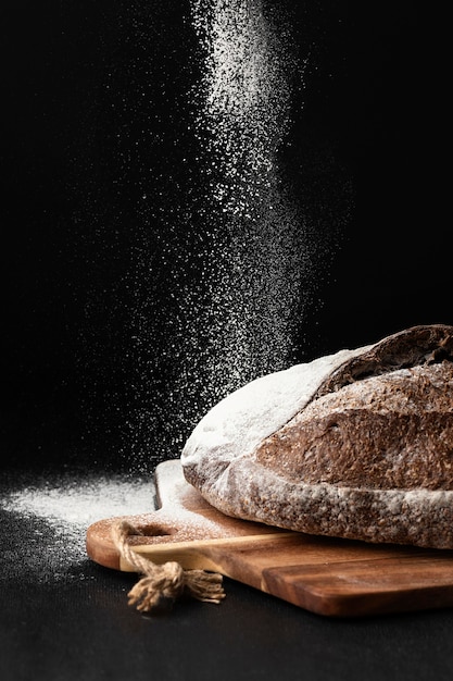 Vista frontale del concetto di pane con copia spazio