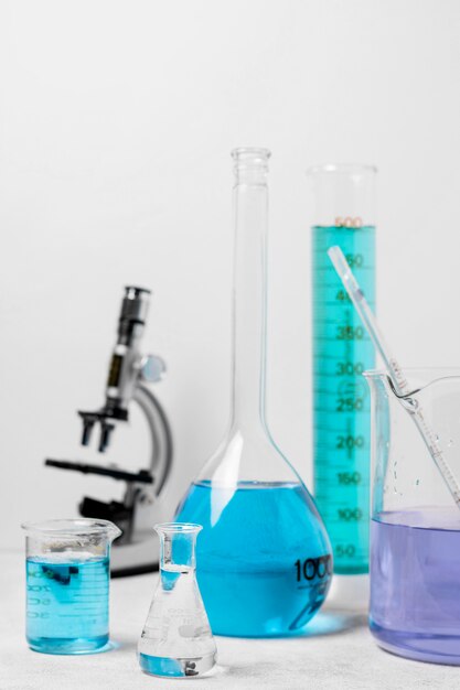 Vista frontale del concetto di scienza della boccetta