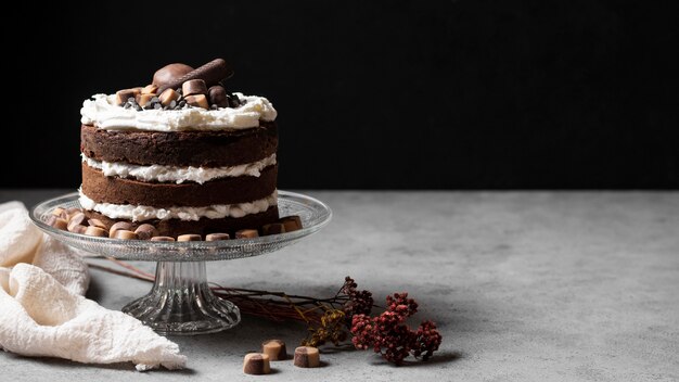 Vista frontale del delizioso concetto di torta