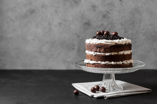 Vista frontale del delizioso concetto di torta