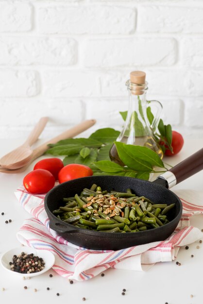 Vista frontale di delizioso cibo sano