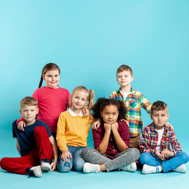 Vista frontale per bambini all'evento del giorno del libro