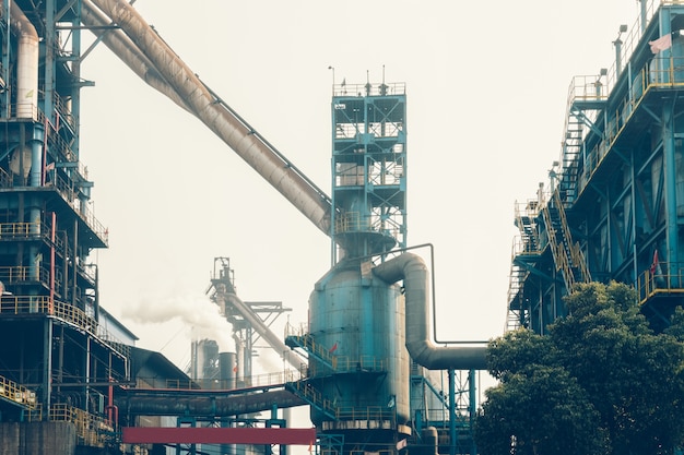 Vista interna di una fabbrica di acciaio