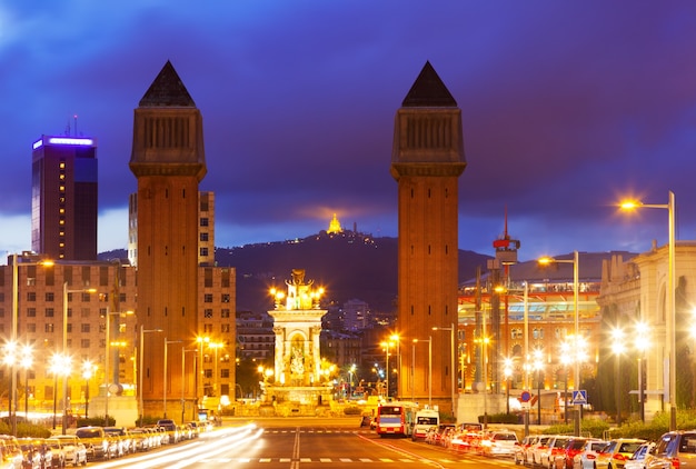 Vista notturna di Barcellona