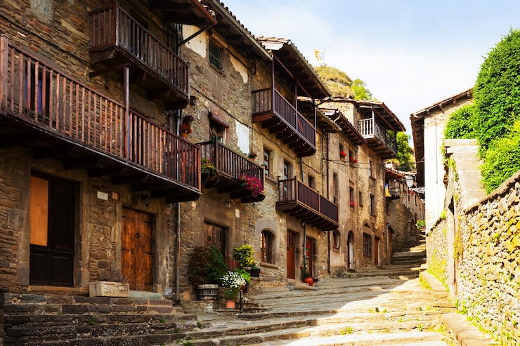 Foto gratuito vista pittoresca del vecchio villaggio catalano