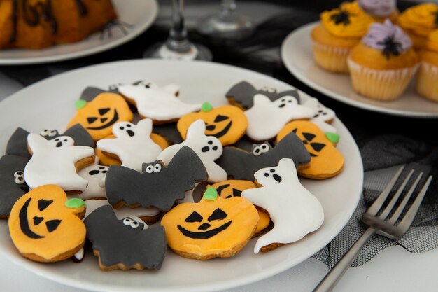 Vista ravvicinata di deliziosi biscotti di Halloween