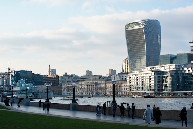 Vista sul fiume Tamigi nella città di Londra