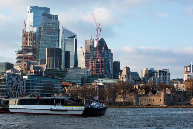 Vista sul fiume Tamigi nella città di Londra