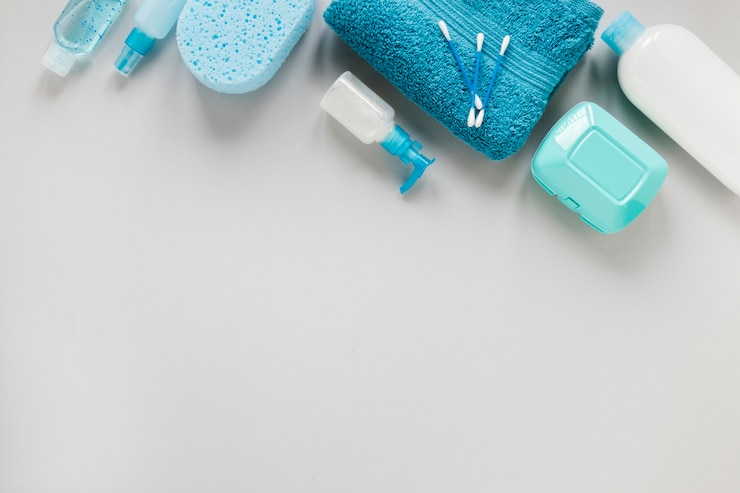 Foto gratuito vista superiore del concetto di bagno con spazio di copia