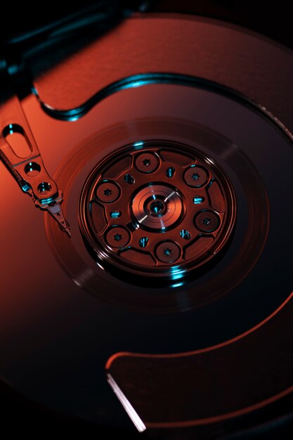 Vista superiore del disco rigido con luce rossa