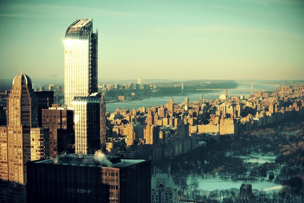 Vista urbana del tetto dei grattacieli di New York City.