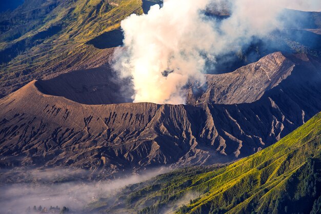 Vulcano Monte Bromo sul Monte Penanjakan nel Parco Nazionale di Bromo Tengger Semeru, East Java, Indonesia