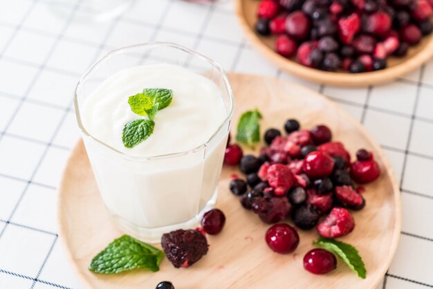 yogurt con bacche miste