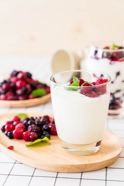 yogurt con bacche miste