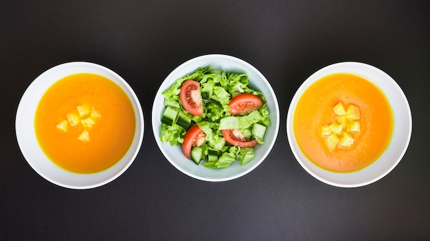 Zuppa di pompaggio e insalata