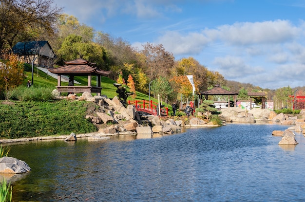 07.11.2020. Uman, Ucraina. Fantasy Park Nova Sofiyivka a Uman, Ucraina, in una soleggiata giornata autunnale