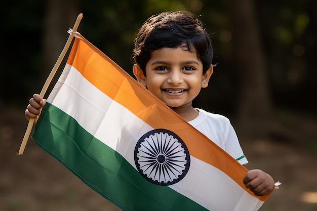15 agosto Felice Giornata dell'Indipendenza dell'India Armata indiana con la bandiera in mano