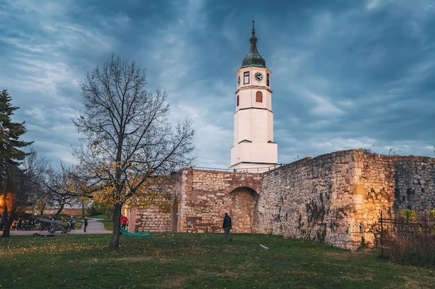 2 dicembre 2023 Belgrado Serbia Fortezza Kalemegdan Il punto di riferimento emblematico di Belgrado trasuda secoli di storia sullo sfondo di cieli vibranti