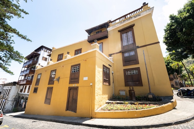 29 luglio 2019, Isole Canarie, Spagna. L'enoteca del centro storico di Icod de Los Vinos sull'isola di Tenerife.