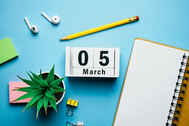 5 ° giorno di marzo sul calendario