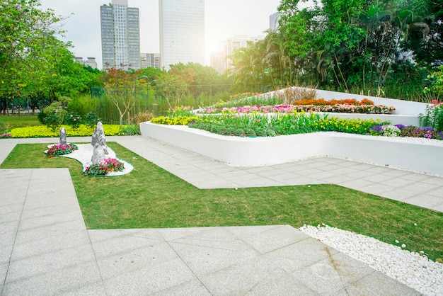 Abbellimento del giardino nel parco