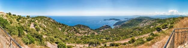 Abbellisca la vista sopra la costa della Costa Azzurra, la Costa Azzurra, Francia