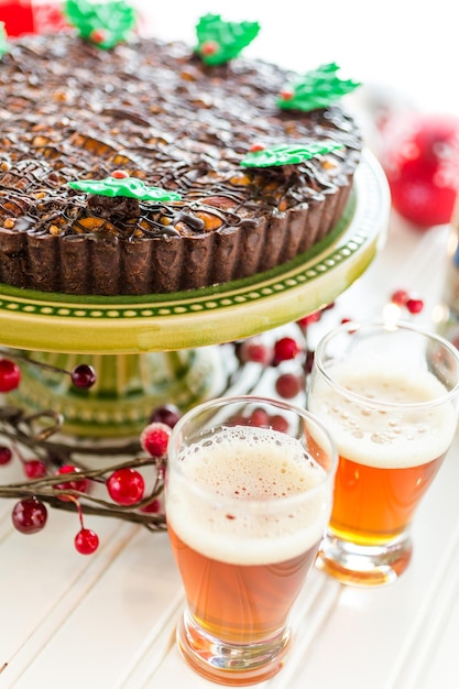 Abbinamenti vino e birra al cioccolato. Crostata dolce schiaccianoci con birra per Natale.