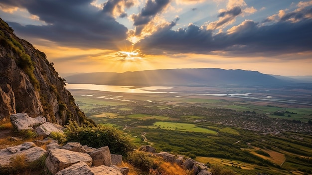 Abbraccia l'alba vista dell'alba sul mare di Galilea